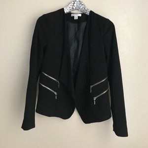 Black maternity blazer