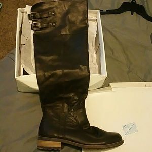 Brown over the knee boot/Venus