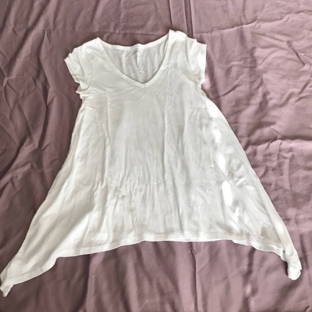 White tee