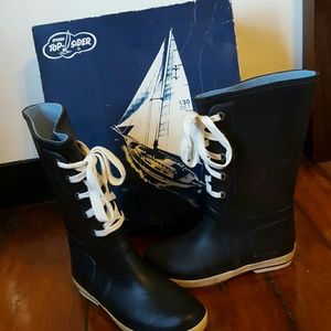 Laced front rainboots