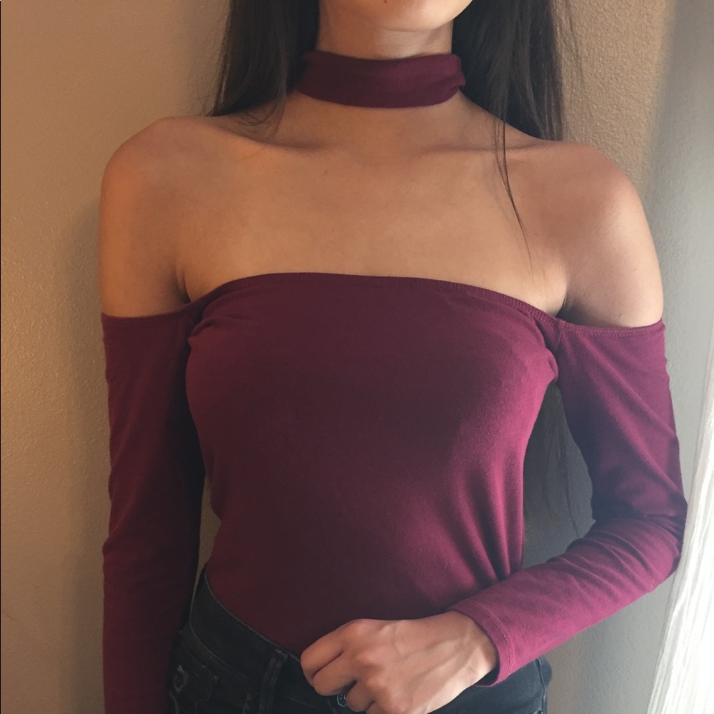 Shirt with made in choker