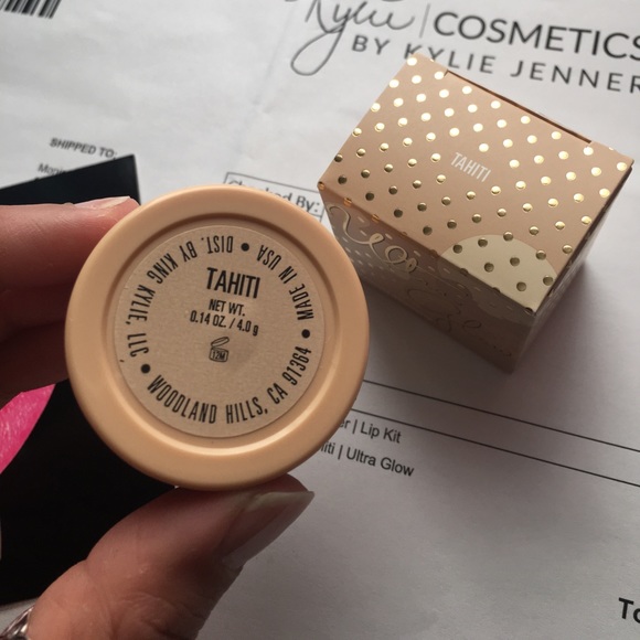 Kylie Cosmetics Vacation Edition - Picture 2 of 5