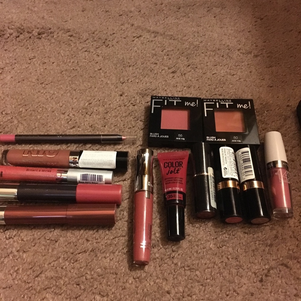 Makeup BUNDLE💄 - Picture 2 of 7