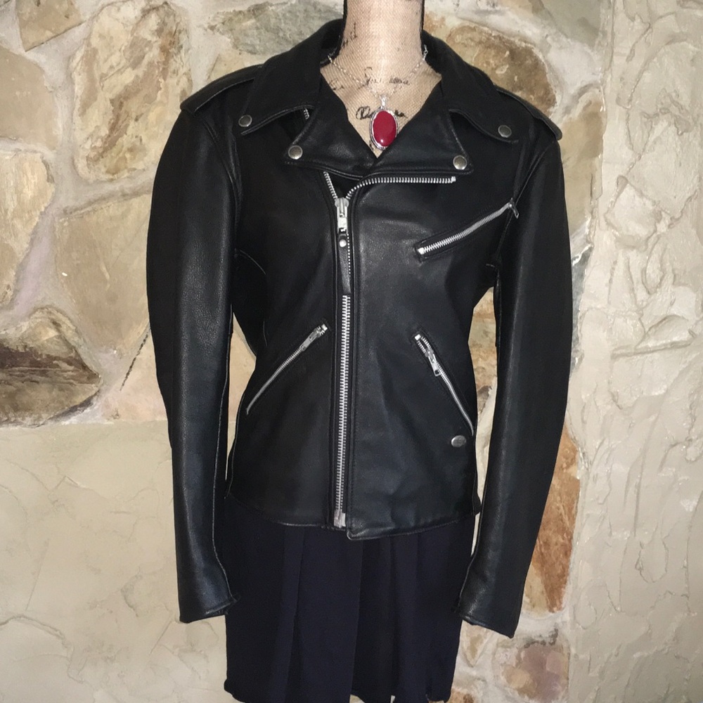 ⭐️⭐️HOST PICK⭐️⭐️Leather Harley Davidson Jacket.