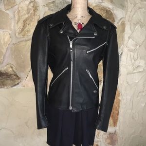 ⭐️⭐️HOST PICK⭐️⭐️Leather Harley Davidson Jacket.