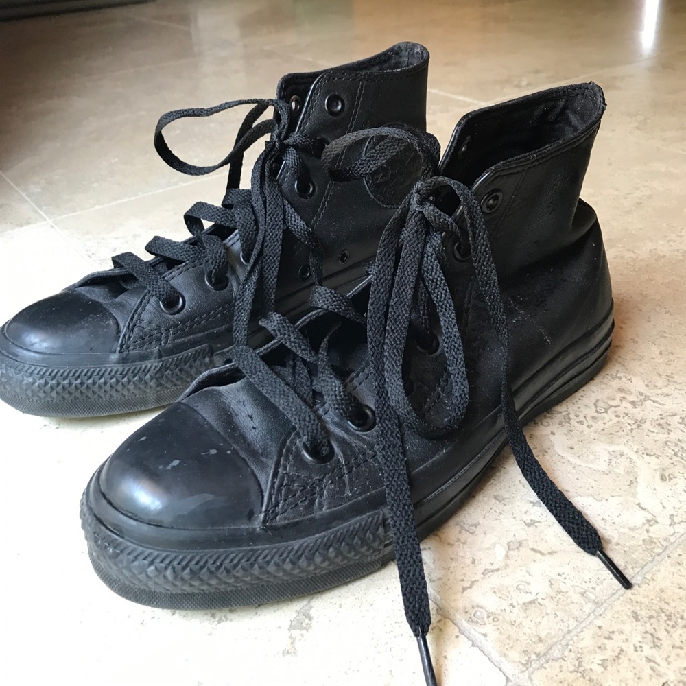 UNISEX LEATHER BLACK ON BLACK HIGH TOP CONVERSE