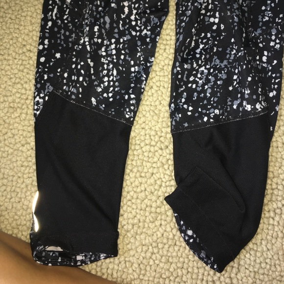 Athleta Crop Leggings - Picture 7 of 7