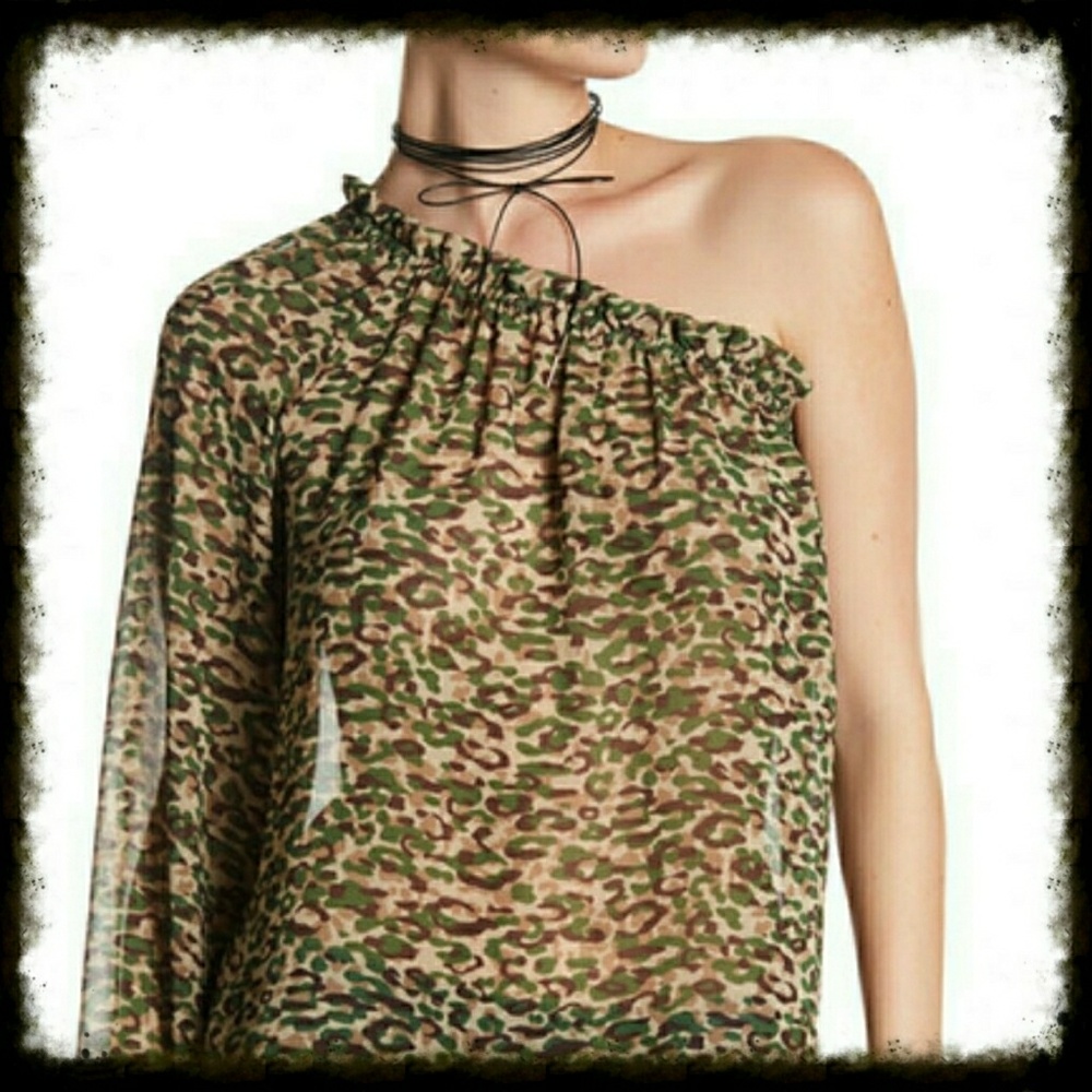 ♦️♦️NWT RO&DE Sheer One-Shoulder Blouse