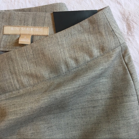 Banana Republic Factory heather grey lined skirt - Picture 3 of 5