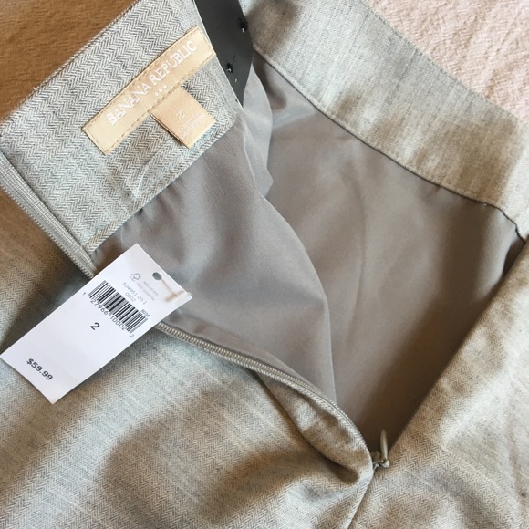 Banana Republic Factory heather grey lined skirt - Picture 4 of 5
