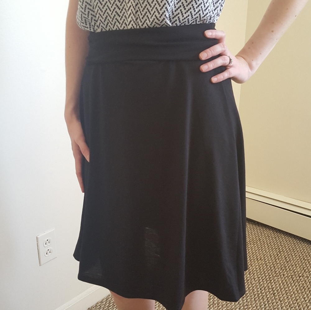 LuLaRoe small black azure skirt, never worn!