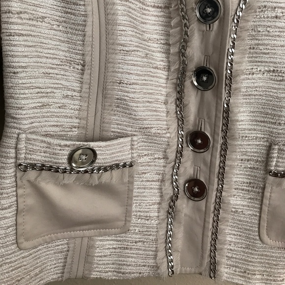 Cream blazer - Picture 2 of 5