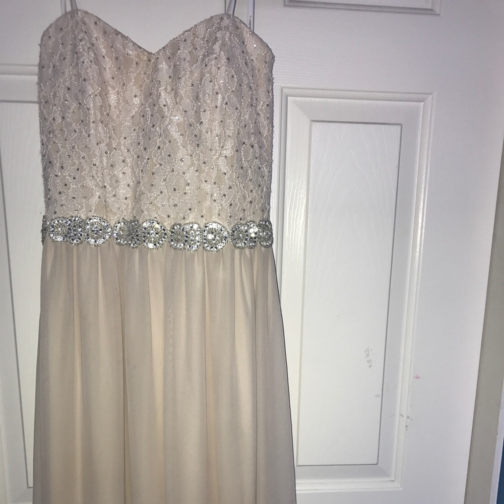 Long, Cream Strapless Prom/Formal Dress