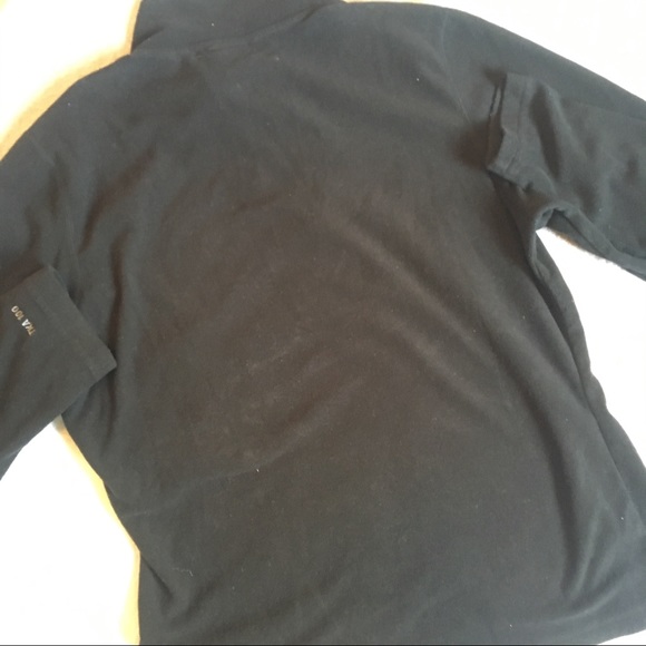 North Face long sleeved black pullover - Picture 4 of 4
