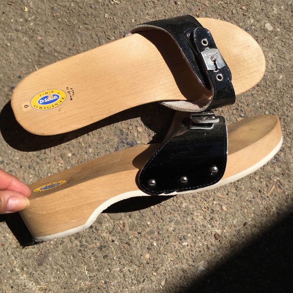 Dr. Scholl's sandals, black patent leather!