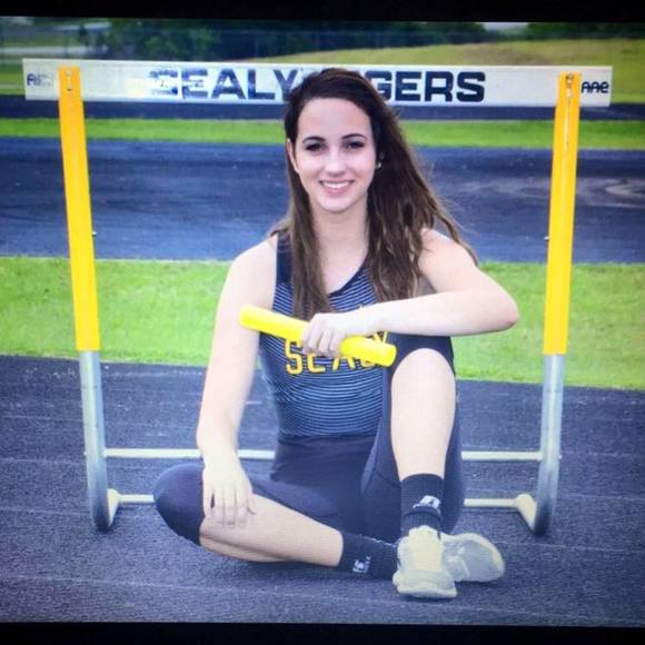 Meet your Posher, Laura - Picture 1 of 1