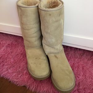 Brown Tall Ugg Boots!!
