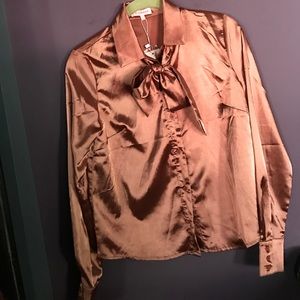 🔴DONATING SOON!! Rose gold bow blouse