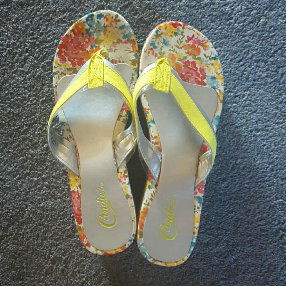 Candies sandles.