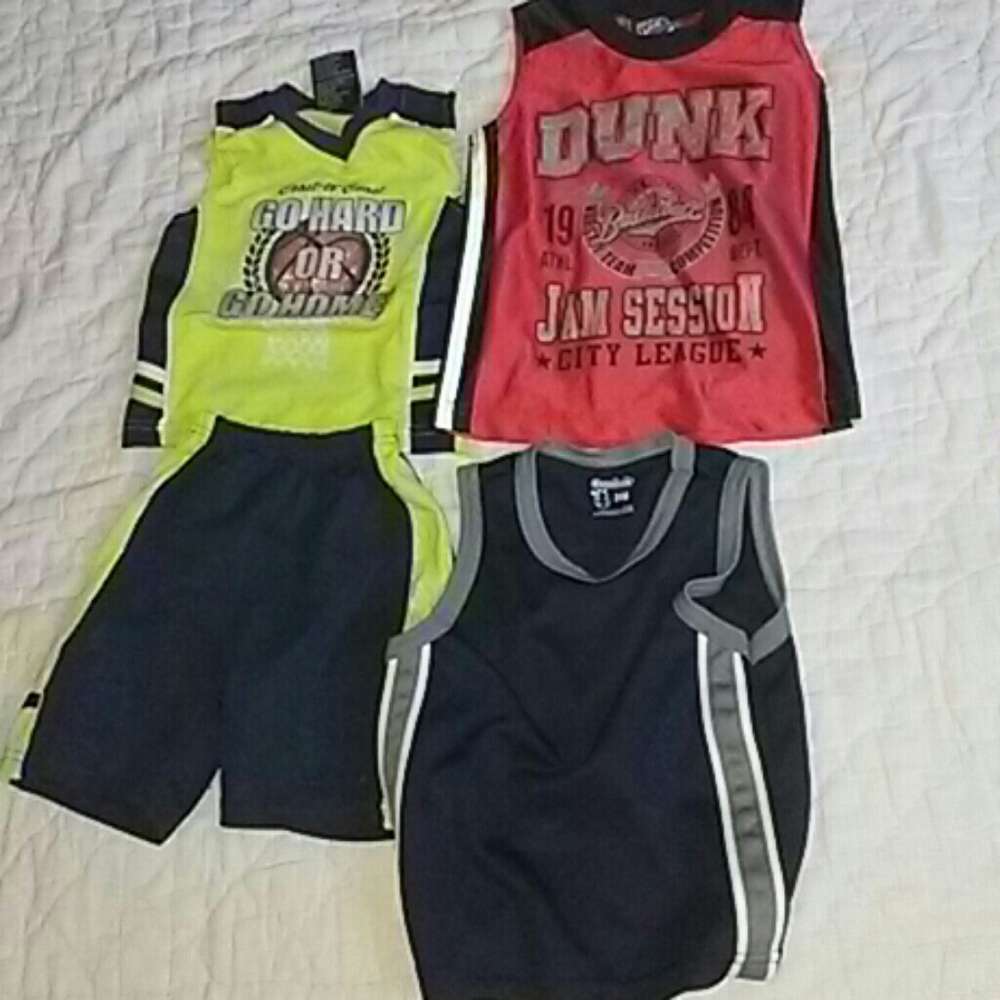 🐦4 piece boys athletic clothes 2t🐦