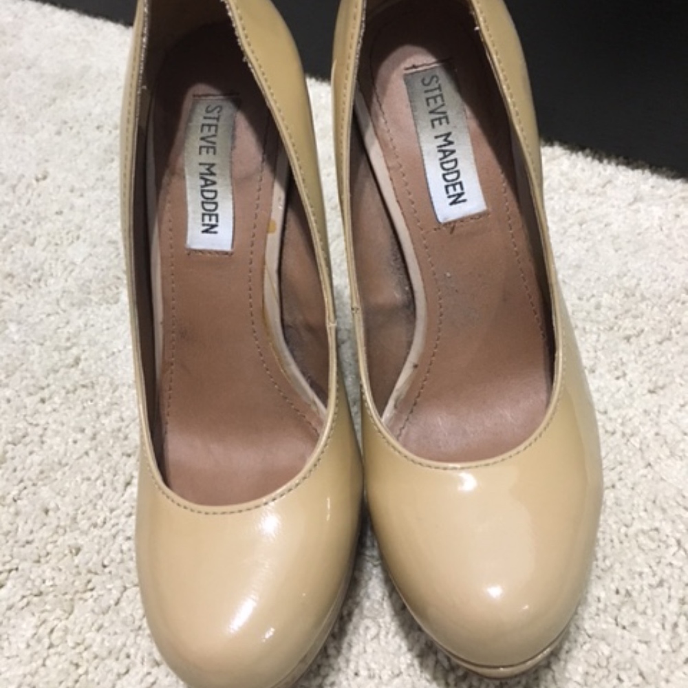tan pumps