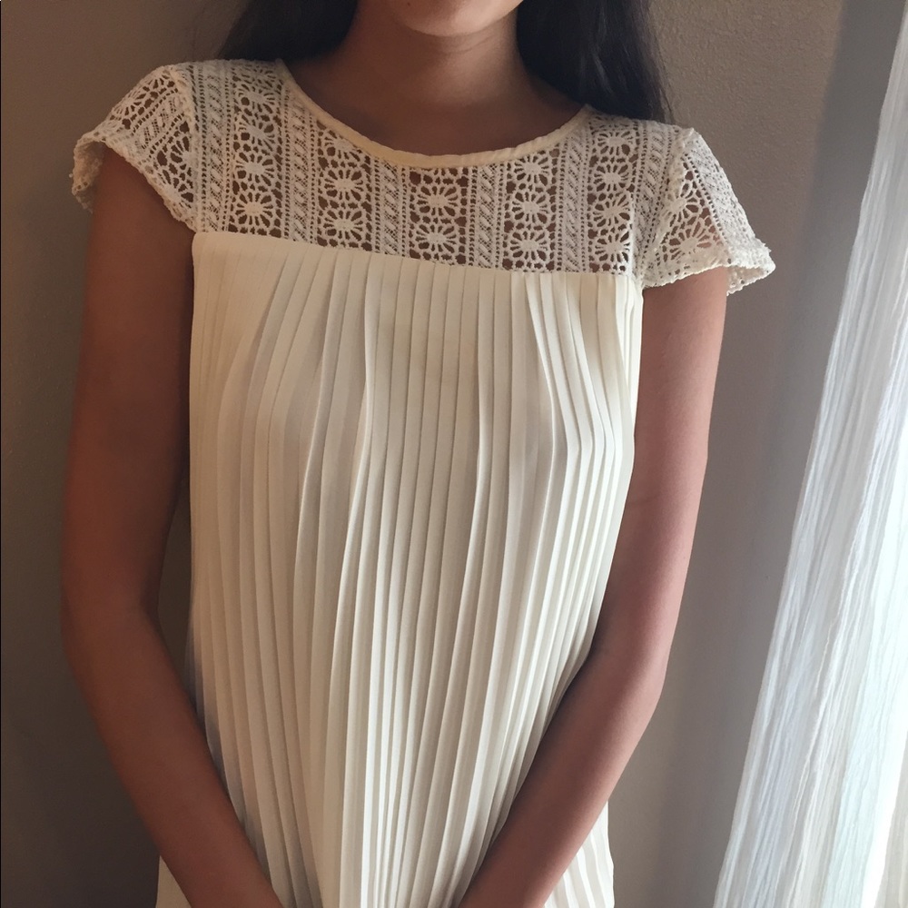 Beautiful Francesca's cream dress
