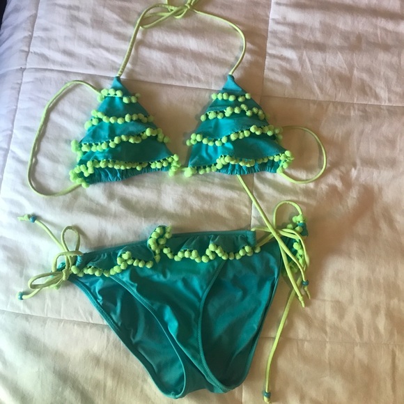 Victoria's Secret bikini - Picture 1 of 5