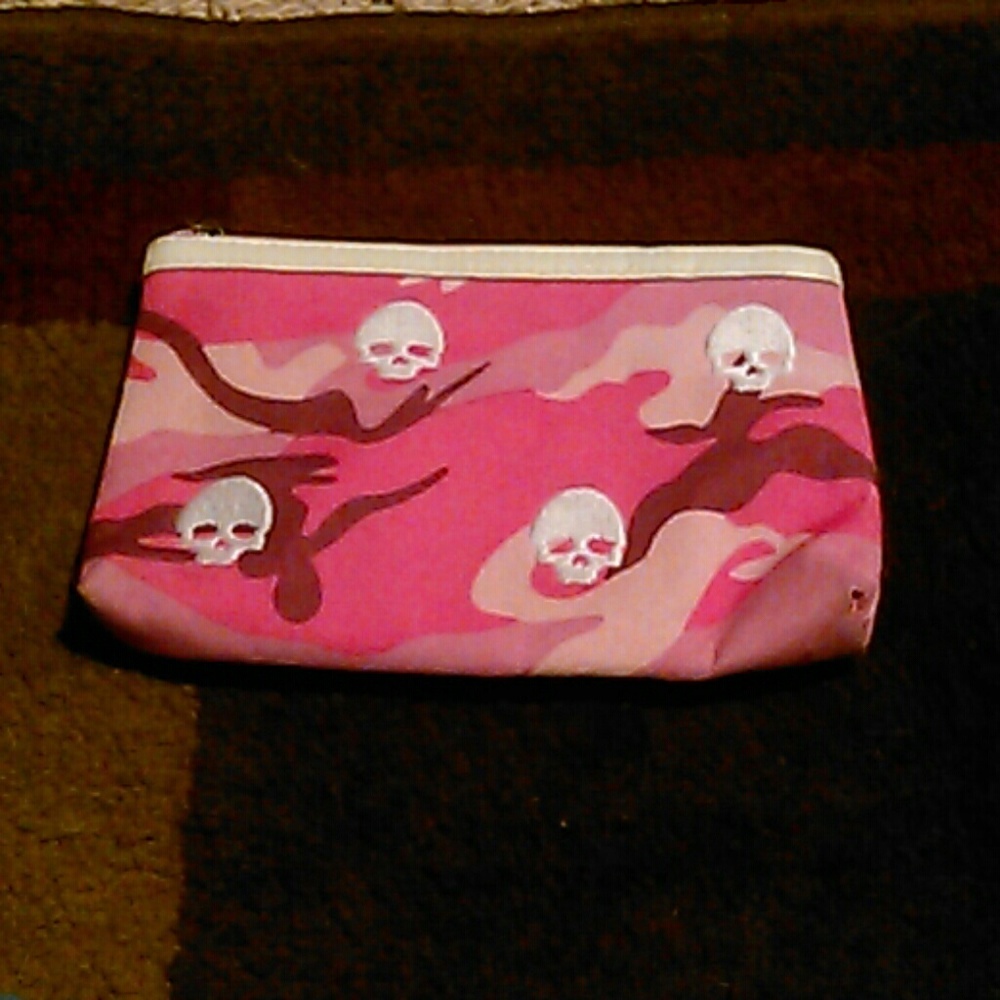 Pink camo skull cosmetic bag