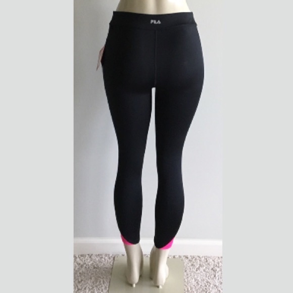 $15💋Brand New Sexy Fila Dynamic 3/4 Leggings - Picture 3 of 5