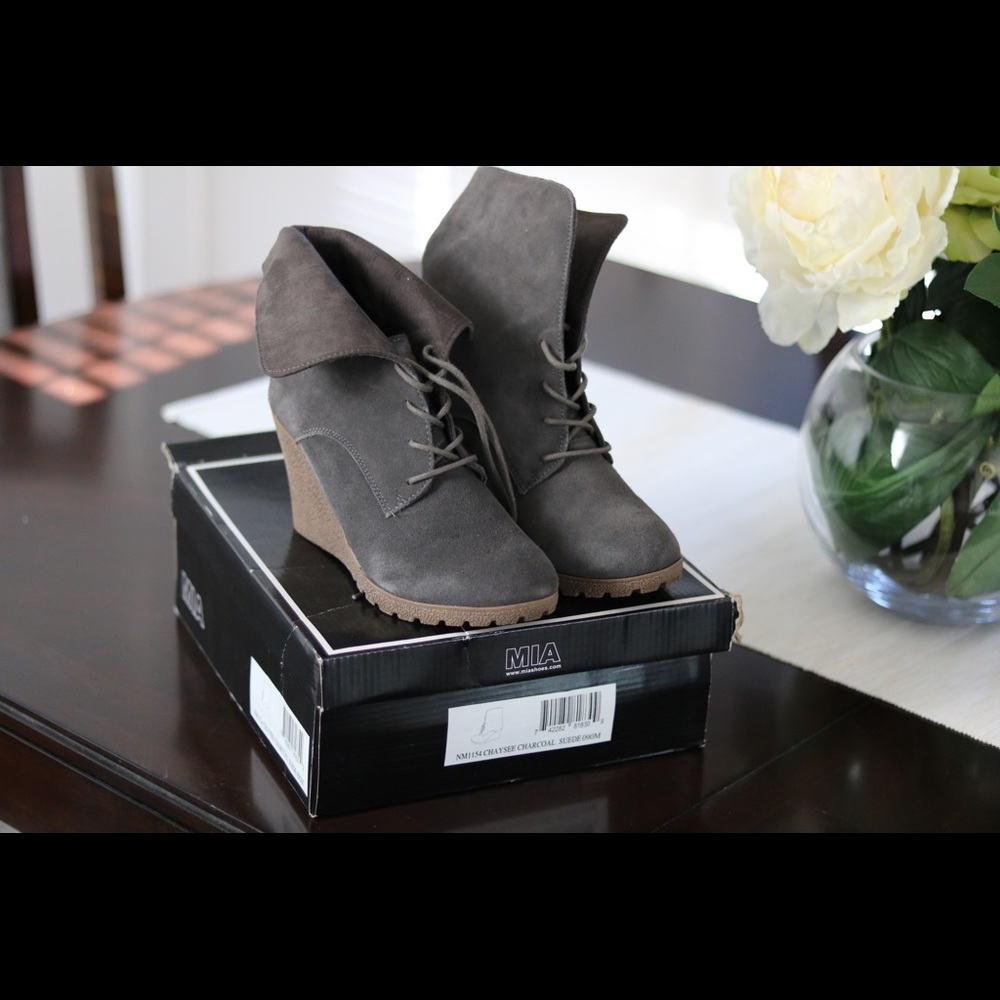 MIA GREY WEDGE BOOTIE - SIZE 9