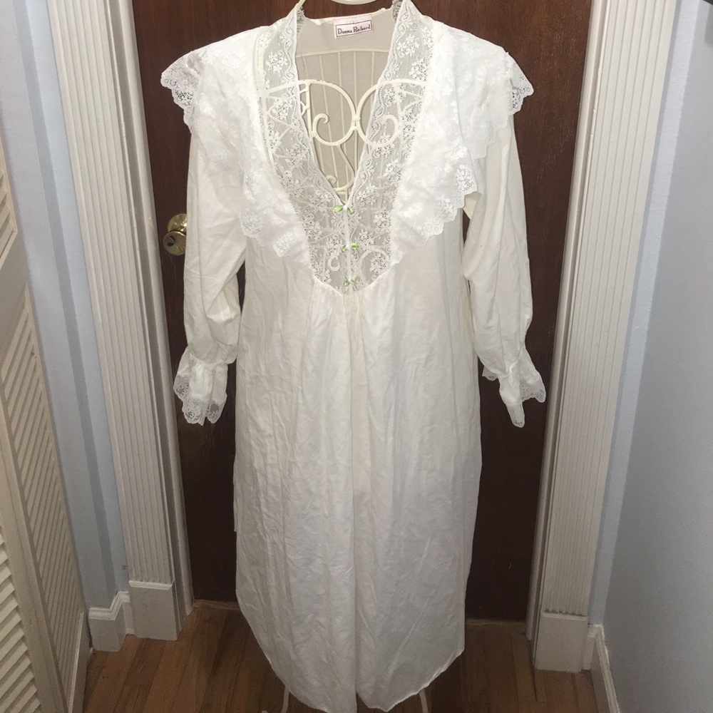 Vintage Donna Richards sleeping gown size-S/M