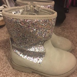 Kids carter's shoes size 6