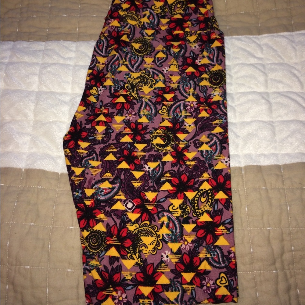 LuLaRoe leggings.