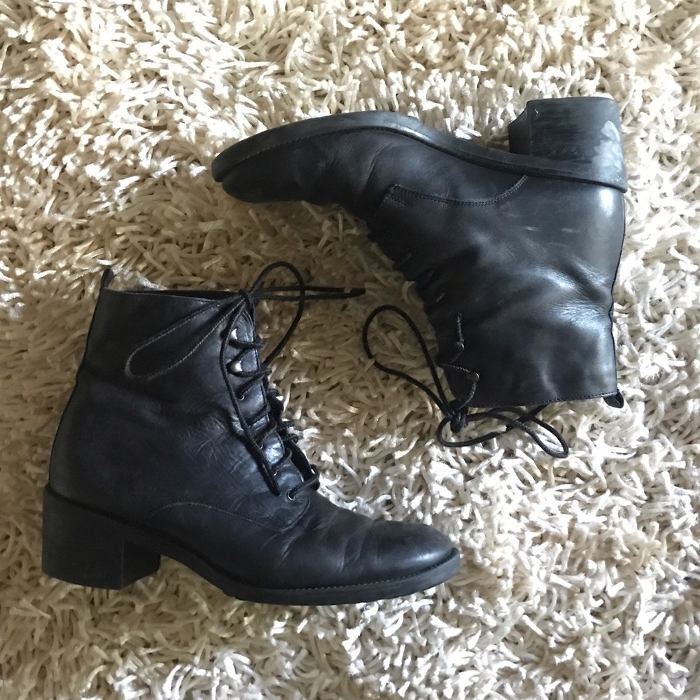 Vintage G.H. Bass & Co. Lace Up Boots