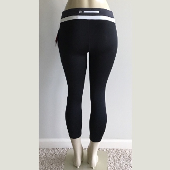 $15💋Brand New Sexy Fila Get Up & Go 3/4 Leggings - Picture 3 of 6