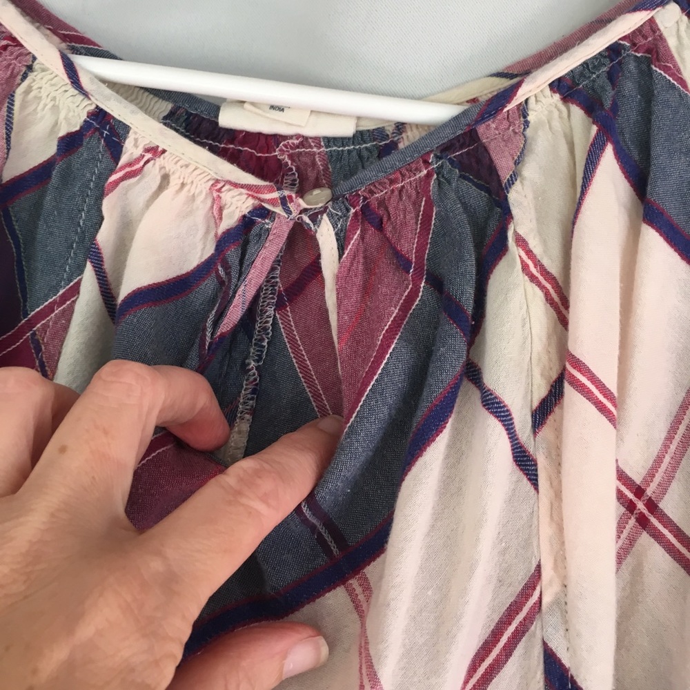 Loose-fitting and colorful Converse blouse - Picture 2 of 5