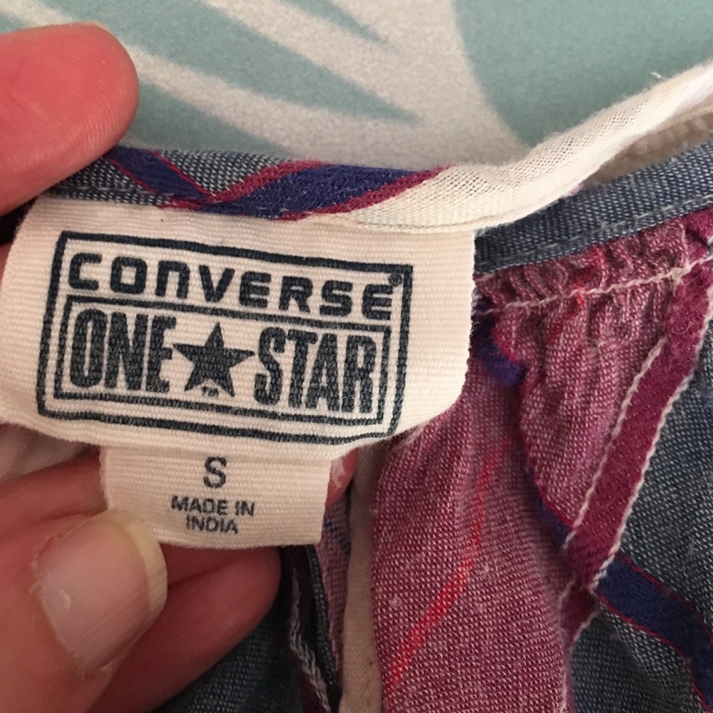 Loose-fitting and colorful Converse blouse - Picture 5 of 5