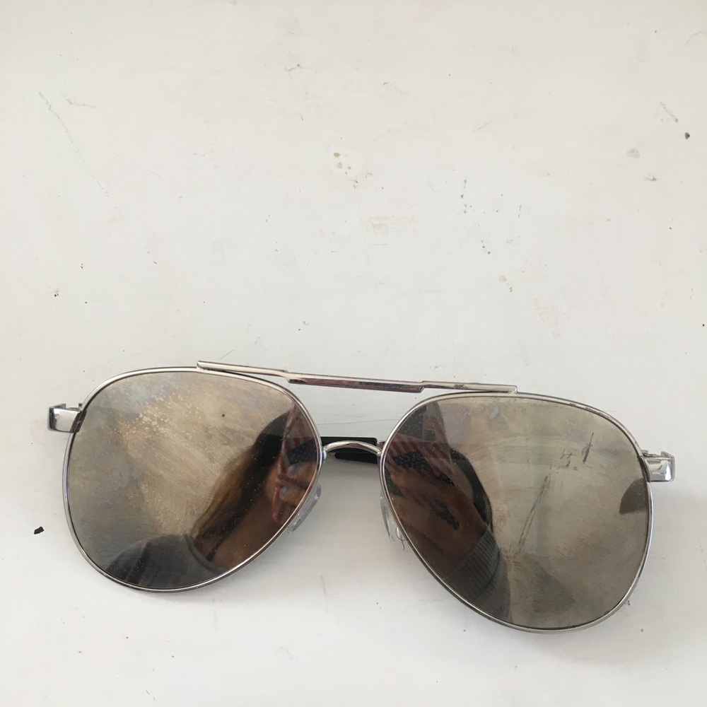 SILVER MIRRORED AVIATOR SUNGLASSES