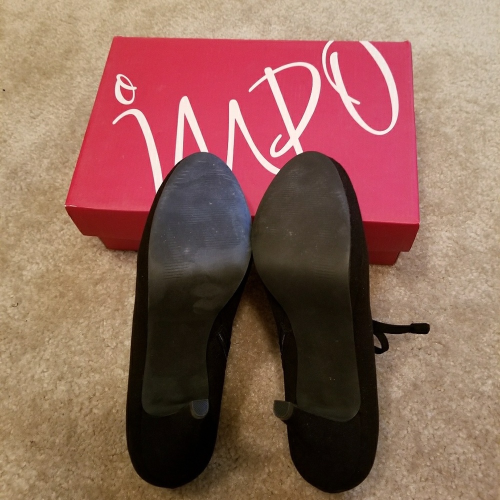 Princess Lace Pumps - Picture 4 of 4