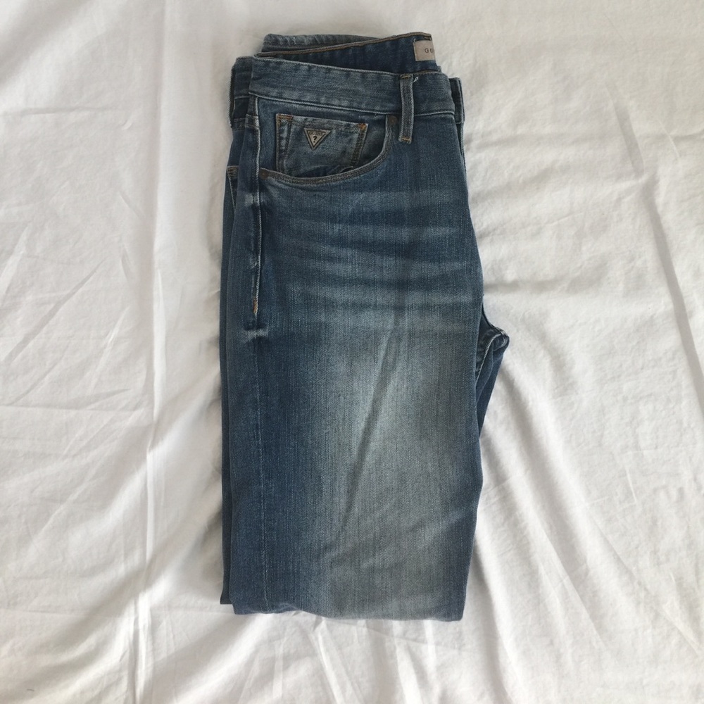 Men's GUESS Slim Taper jeans size 31 x 32 Like New