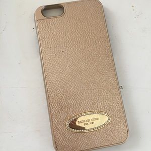 MICHAEL KORS GOLD PHONE CASE