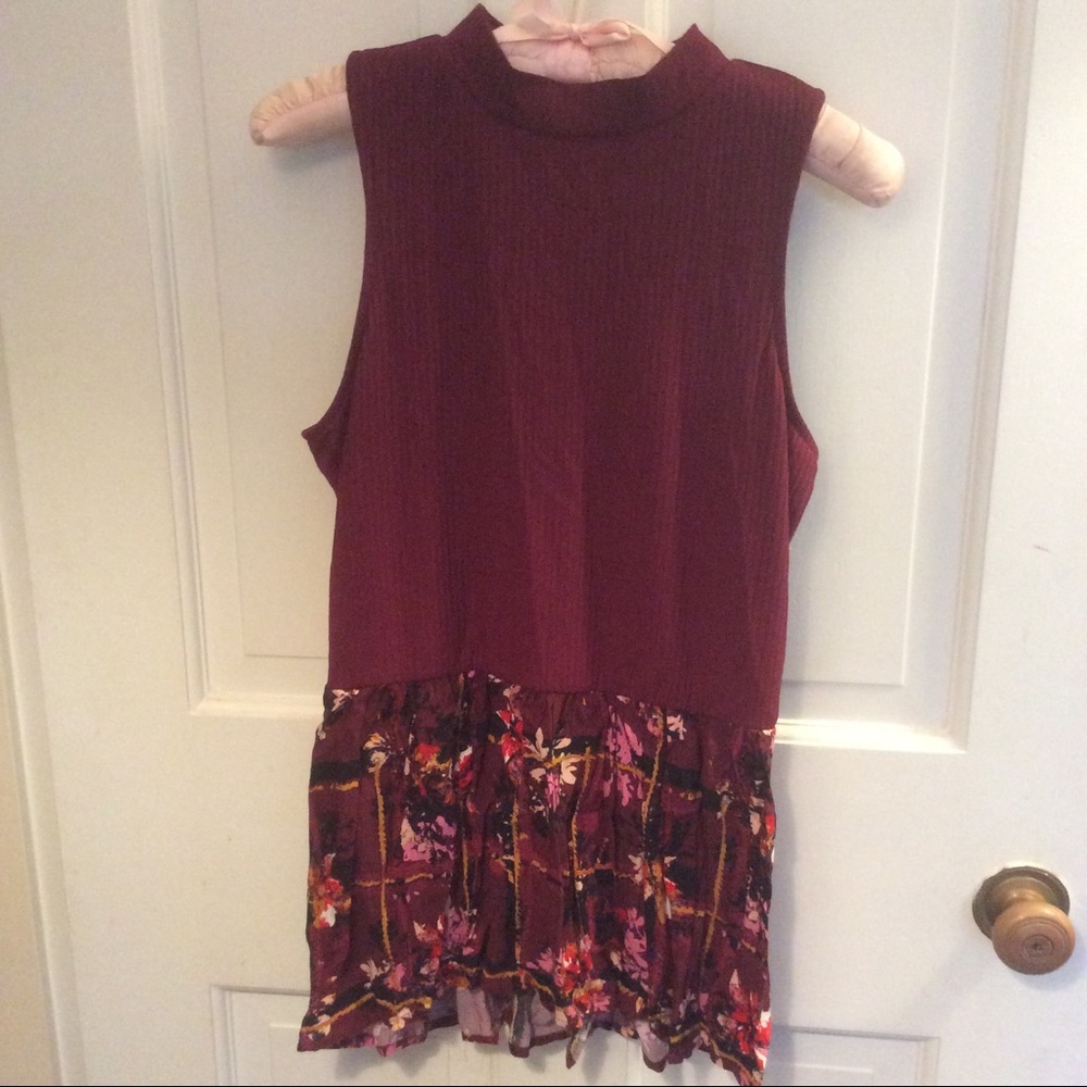Candie's sleeveless top, size M
