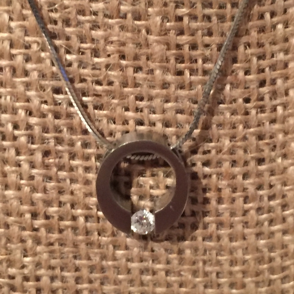 Modern simple silver crystal pendant necklace