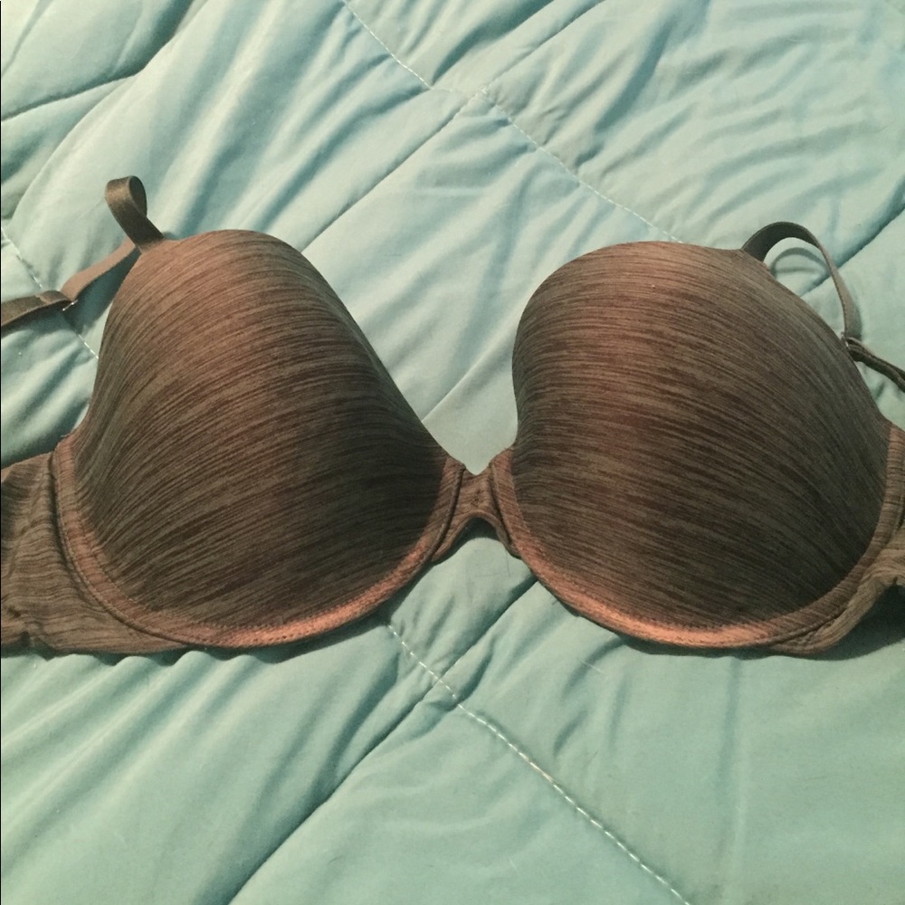 Victoria's Secret 38DD bra