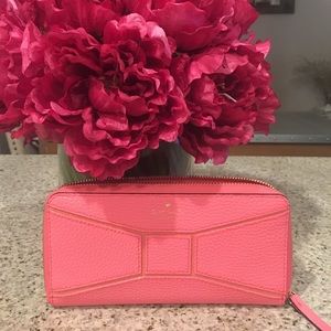 Kate Spade Neda AUTHENTIC Pebbled Leather wallet