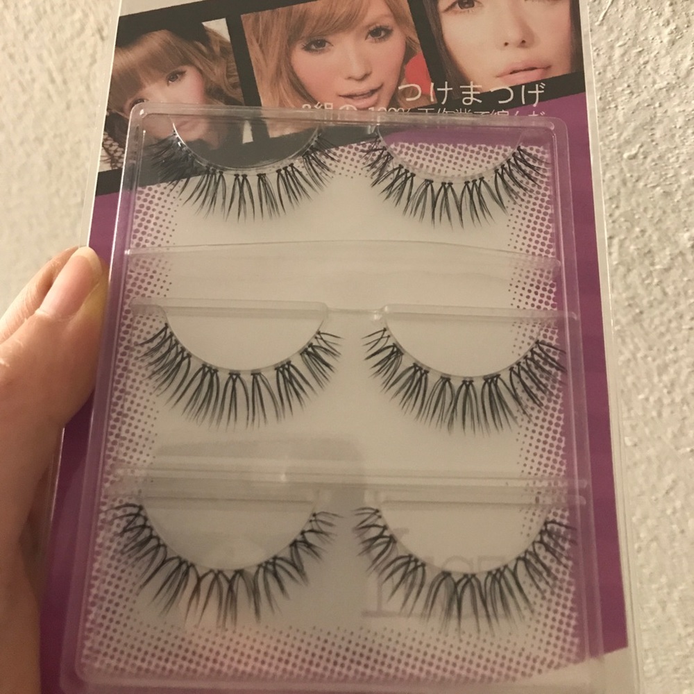 JAPANESE FALSE EYELASHES