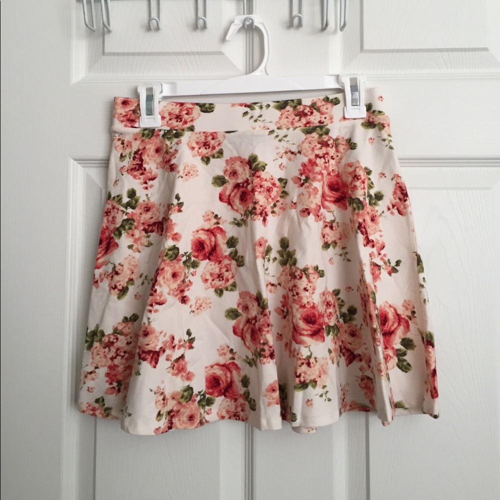 White skirt w/ pink flowers NWOT