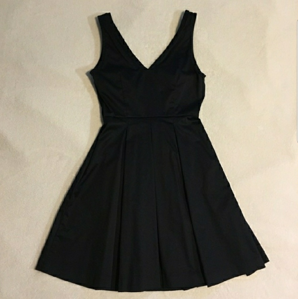 NWOT Banana Republic Little Black Dress