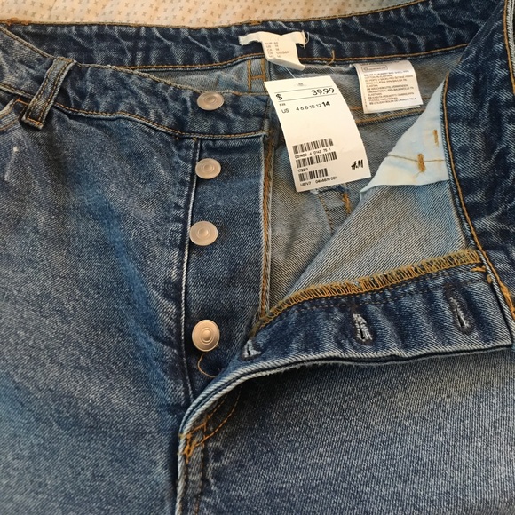 NWT H&M Cropped Distressed Stonewash Jeans - Picture 3 of 4