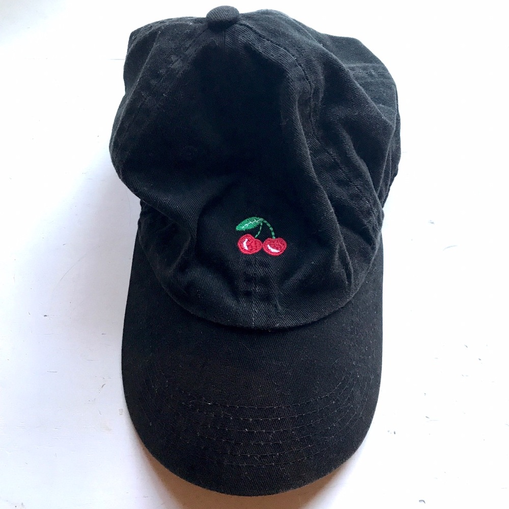 🍒 Hat - Picture 2 of 3